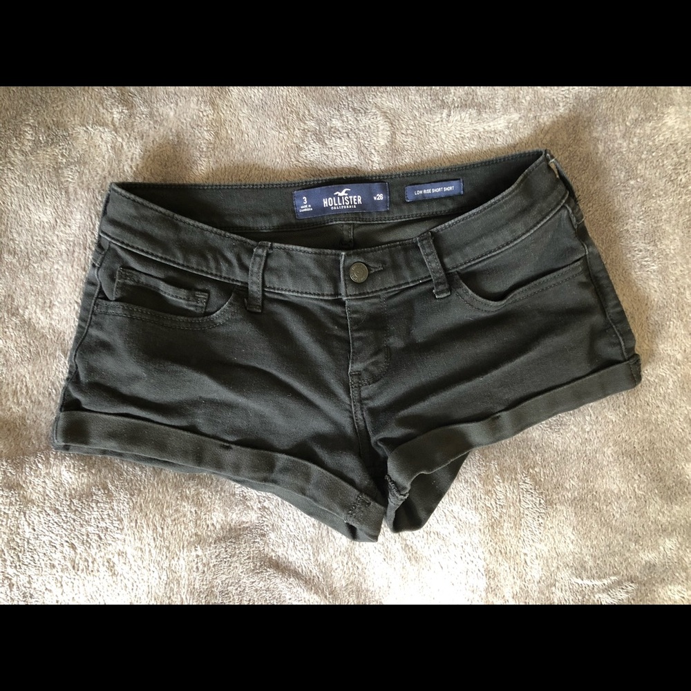 Hollister Black Low Rise Short Short - size 3
